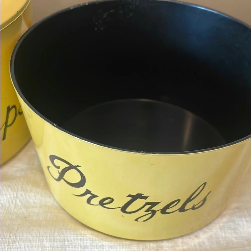 Yellow and brown nesting Snack Canister Set vintage 60’s